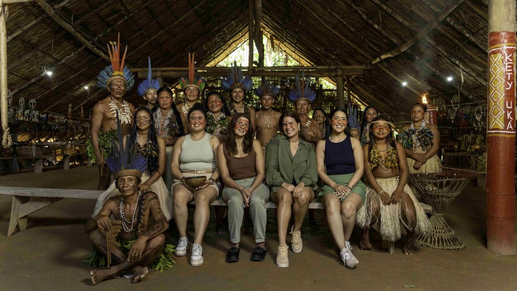 foto do grupo no roteiro imersão indigena no rio negro