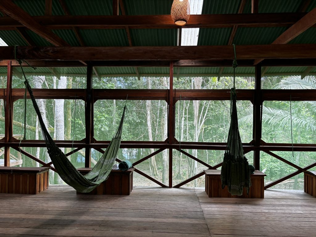 foto das redes no amazon camp lodge rio negro