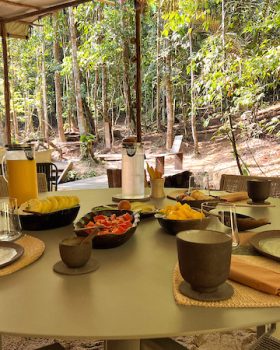 o café da manhã no Amazon Glamping